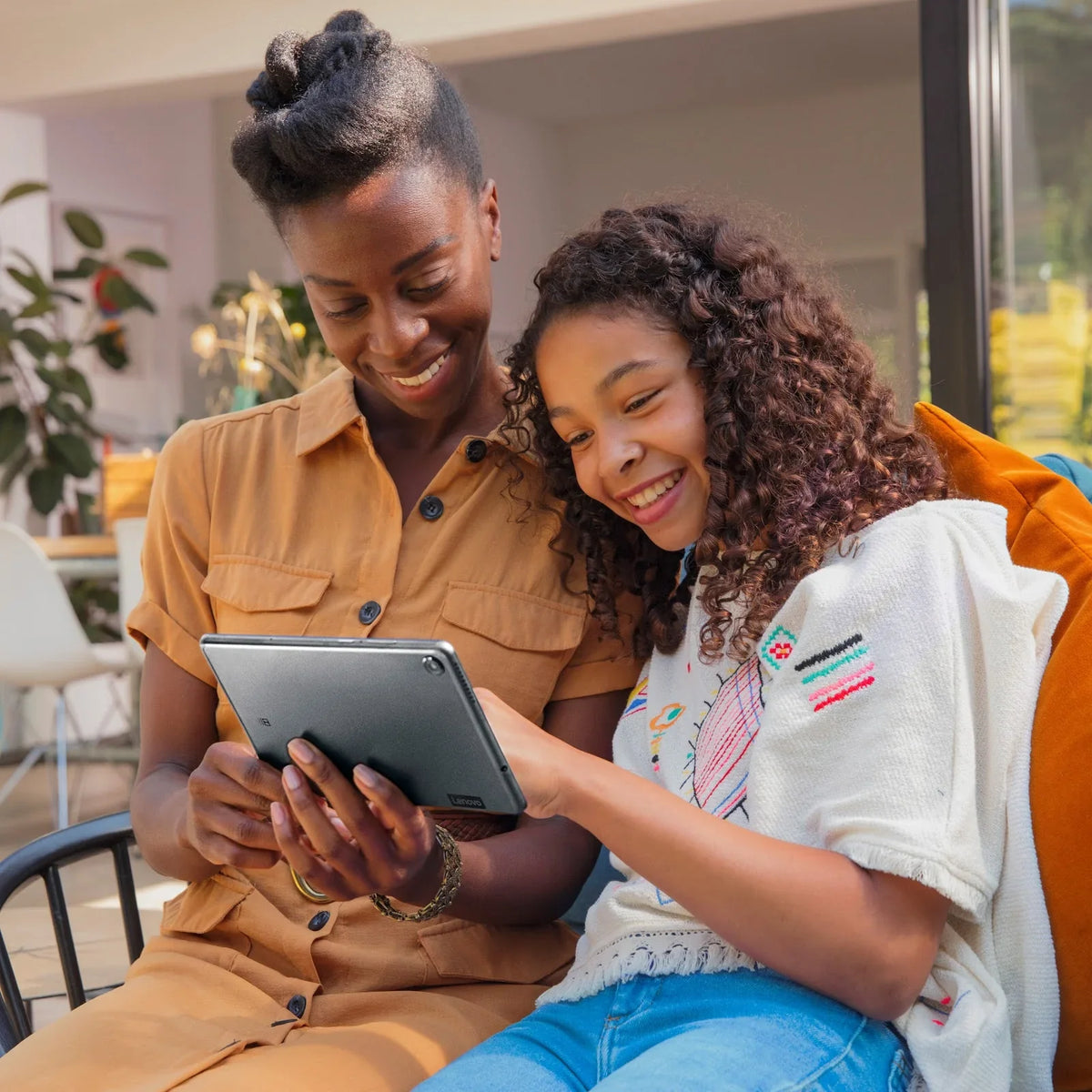 Lenovo Smart Tab  8" Tablet with Google Assistant, 32GB Storage, 2GB Memory, 2GHz Quad-Core Processor, Android 9 Pie,  Display