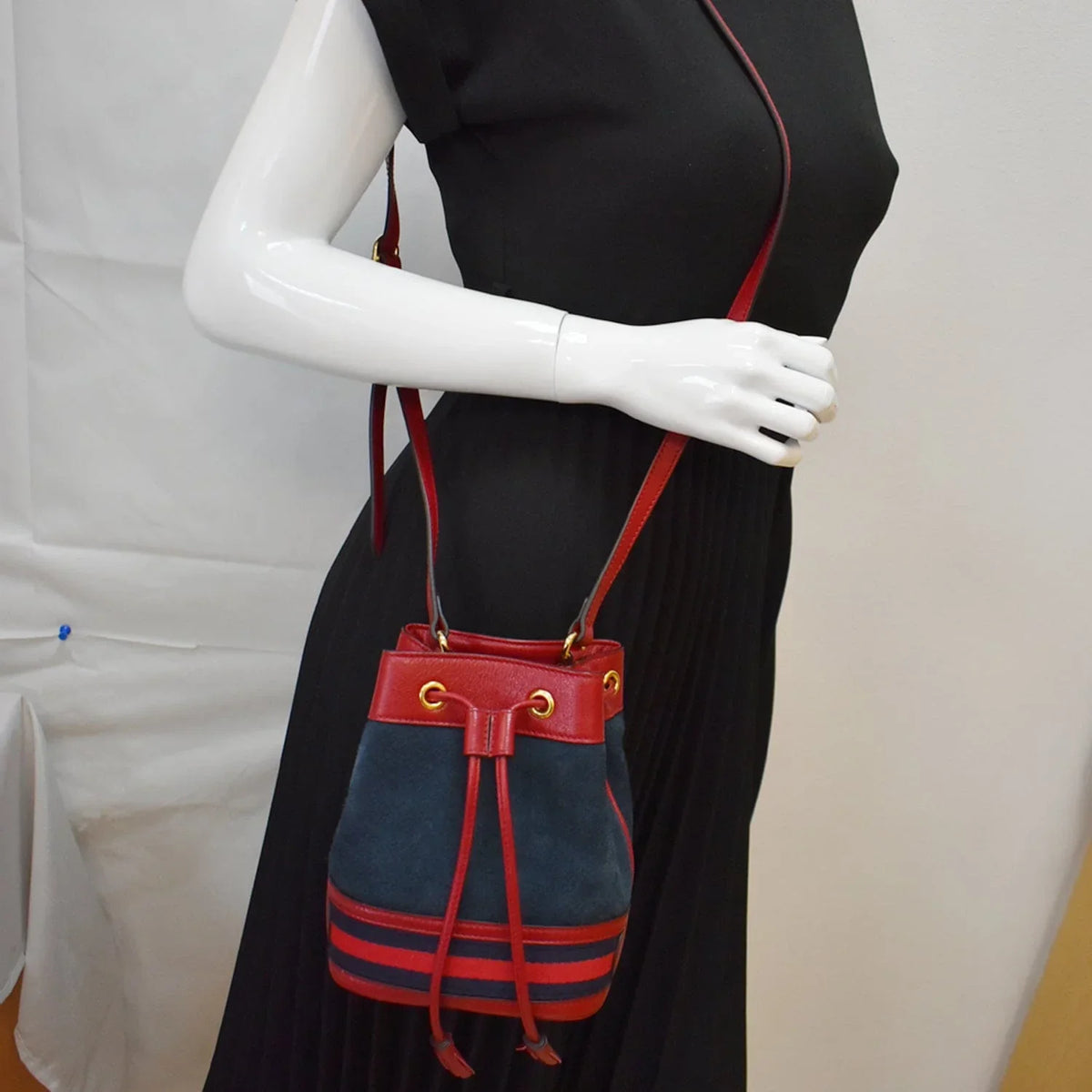 Pre-owned  Ophidia Mini Leather Trimmed Suede Bucket Bag Blue 550620