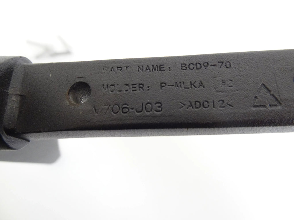 Vizio - Stand Legs /Screws -