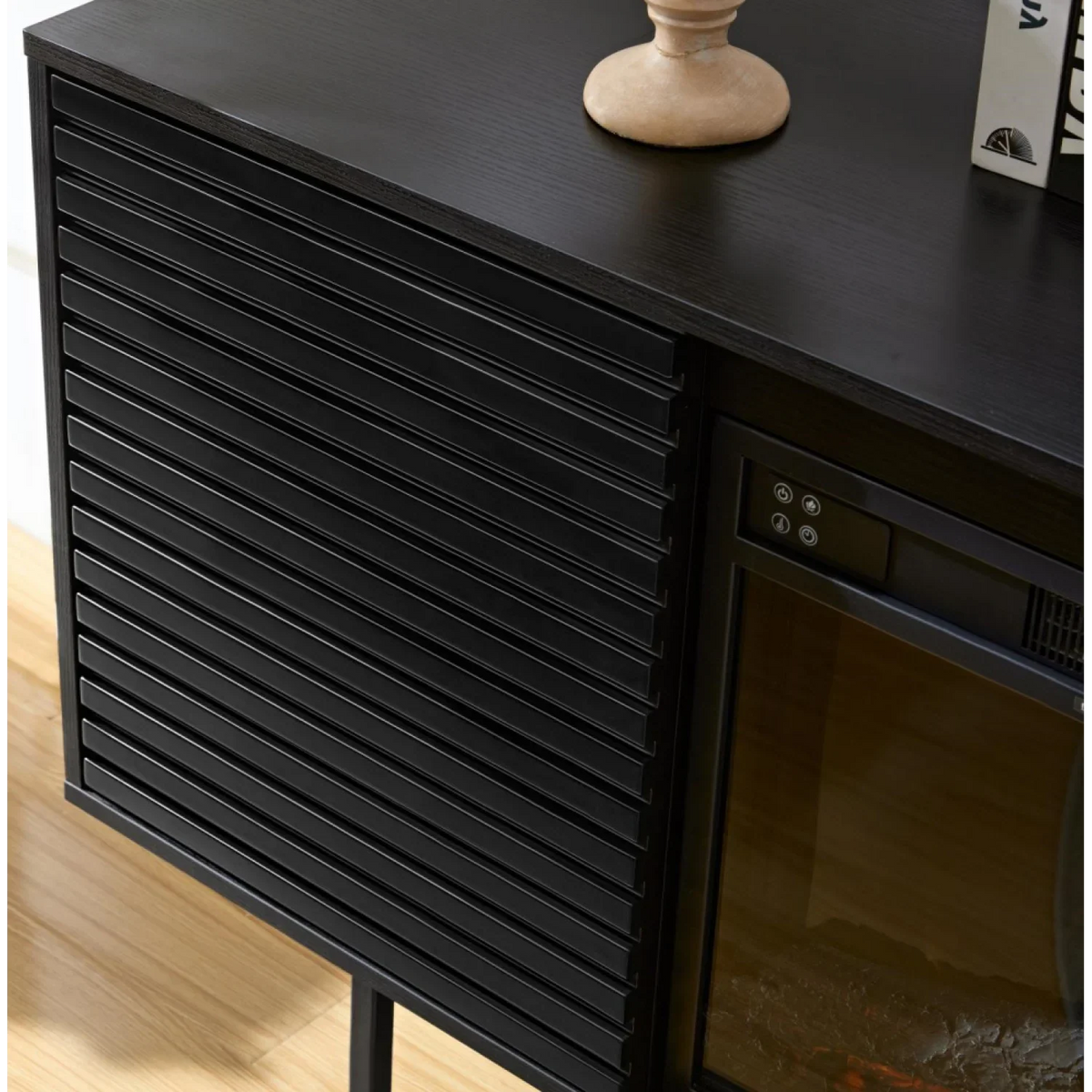 DeeHome  The whole cabinet is made of black oak board, the middle layer board on both sides of the cabinet can be adjusted, the furnace is embedded in the middle grid with the remote control
